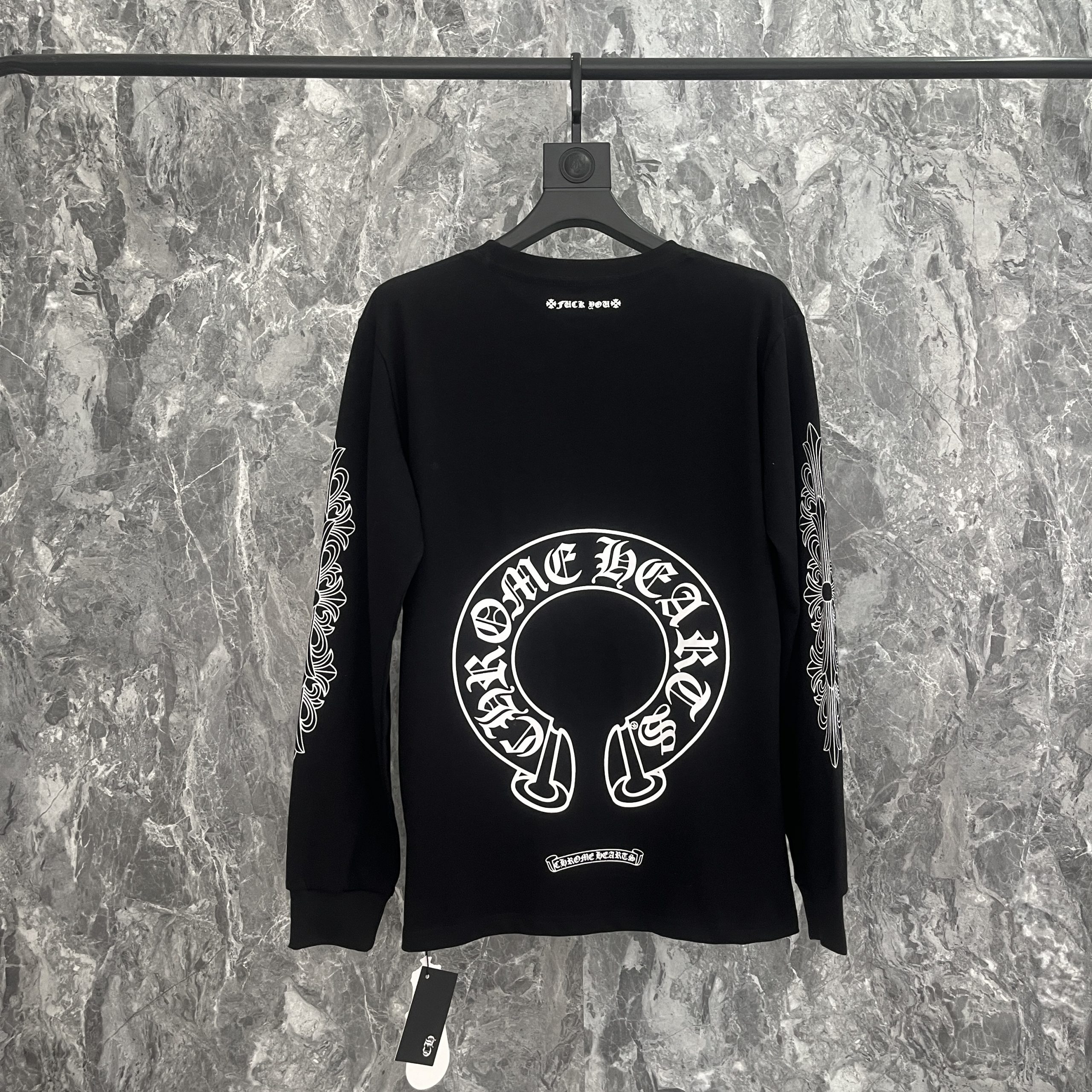 Ch*0me He**ts classic horseshoe logo long sleeve t-shirt black