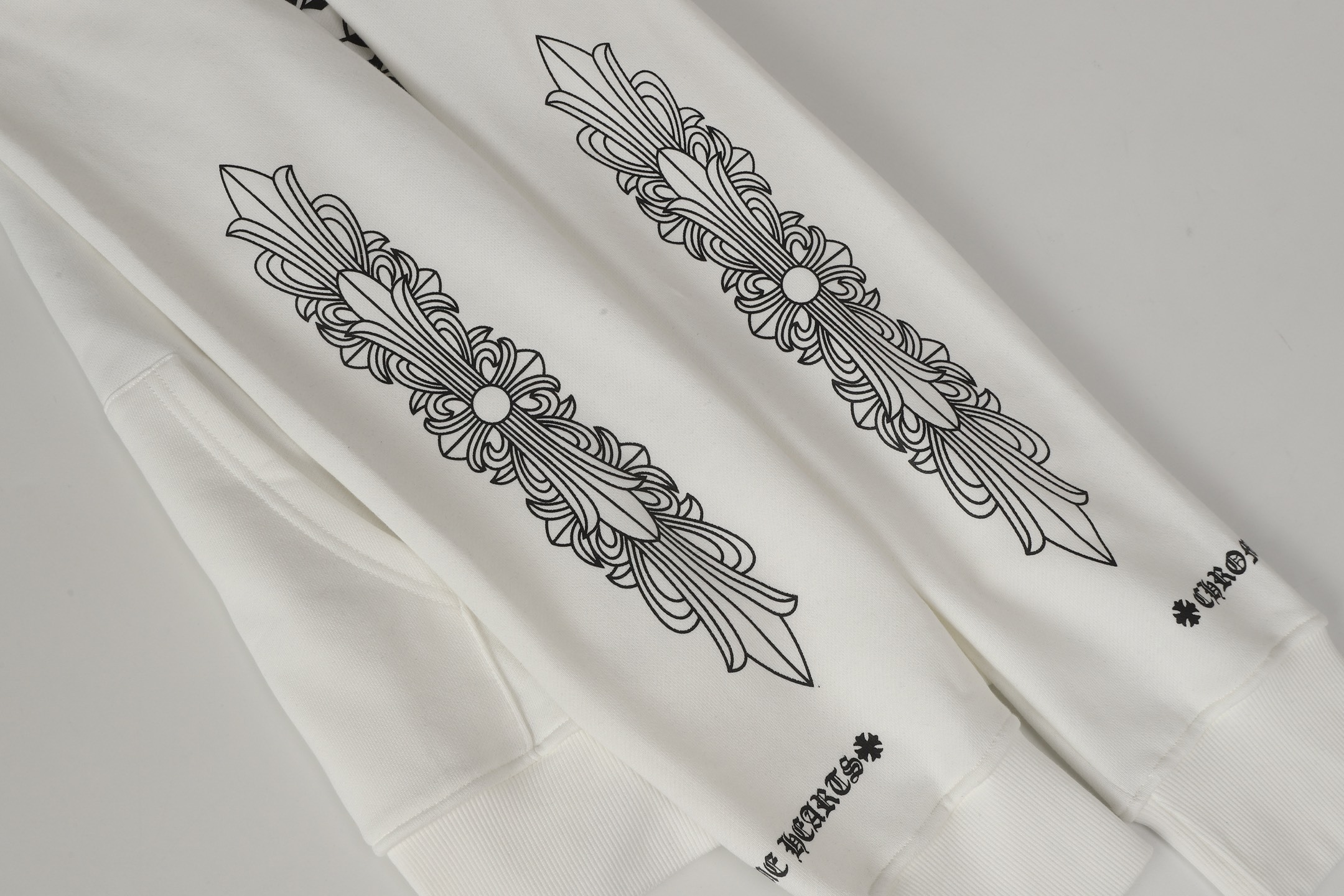 Ch*0me heart white zip up hoodie